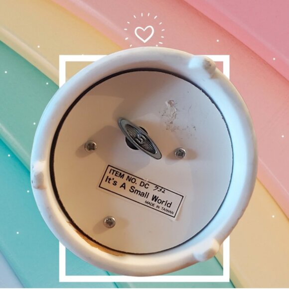 "It's A Small World" Porcelain Clown figurine Music Box - Picture 3 of 5